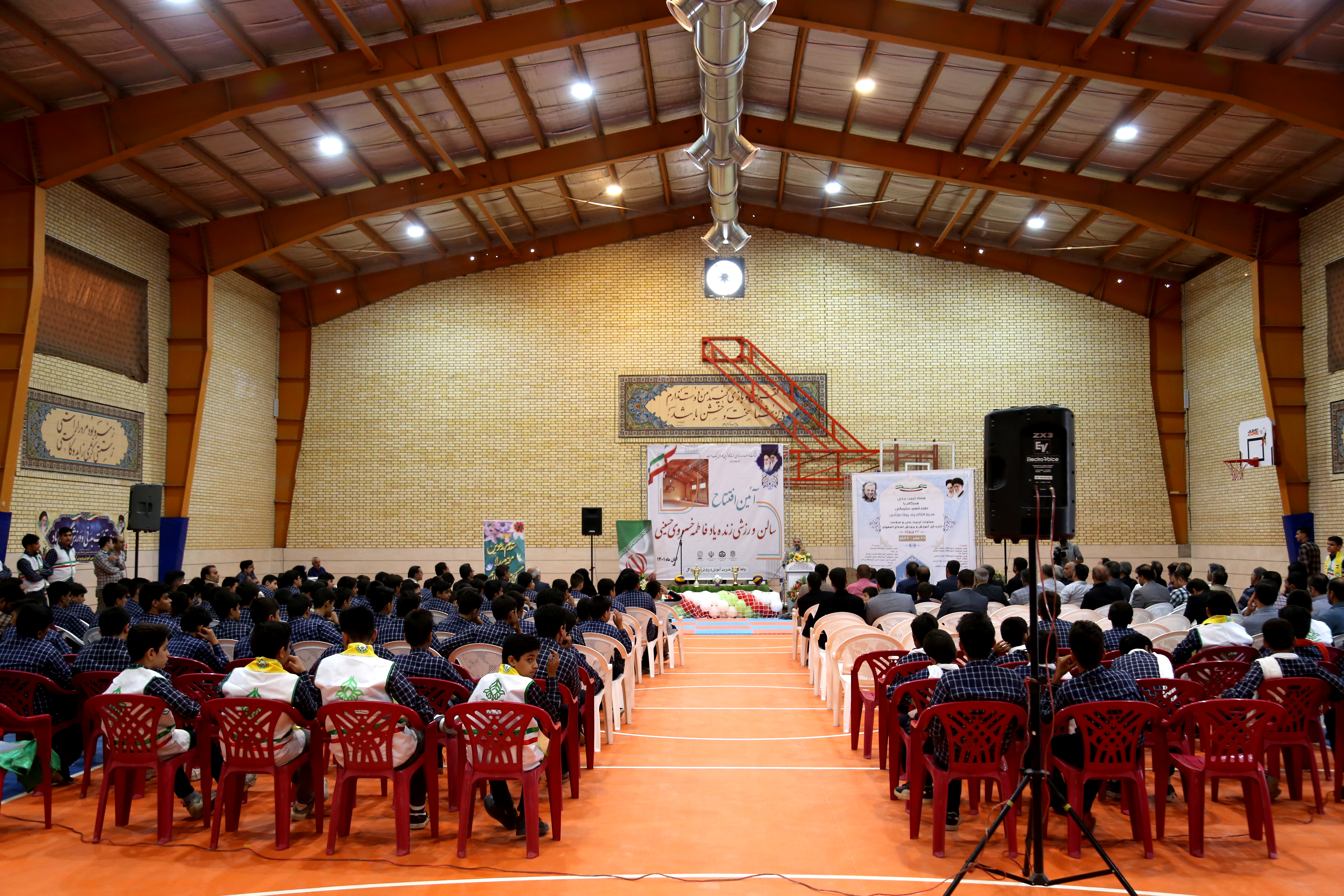  گزارش تصویری آیین افتتاح سالن ورزشی زنده یاد فاطمه خسروی حسینی